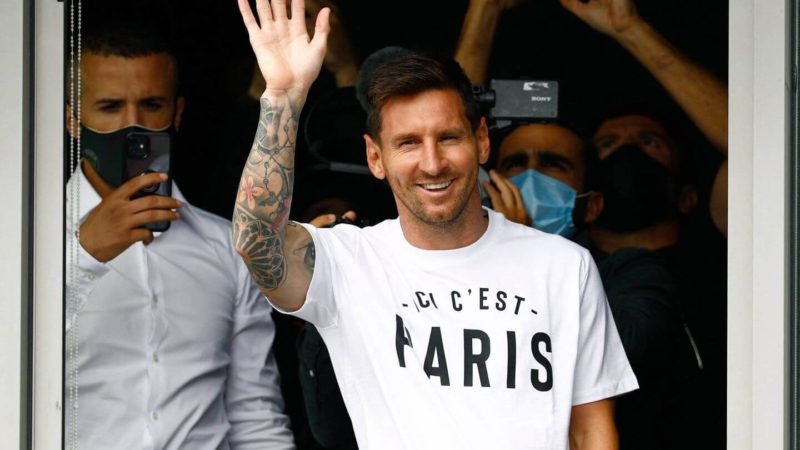Lionel Messi completes PSG free transfer live: Latest news and updates after Barcelona exit
